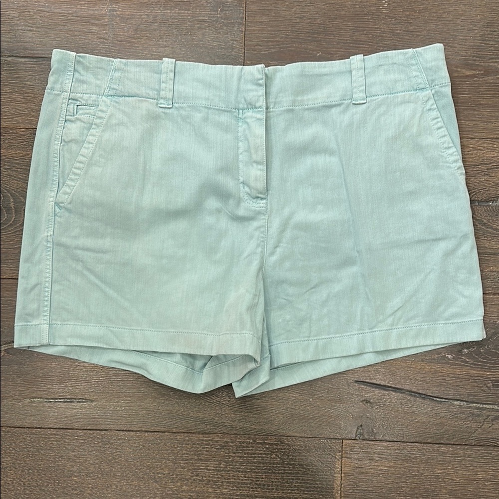 Vineyard Vines 3 1/2 inch Herringbone Everyday Shorts;
Women's Light Blue Shorts
